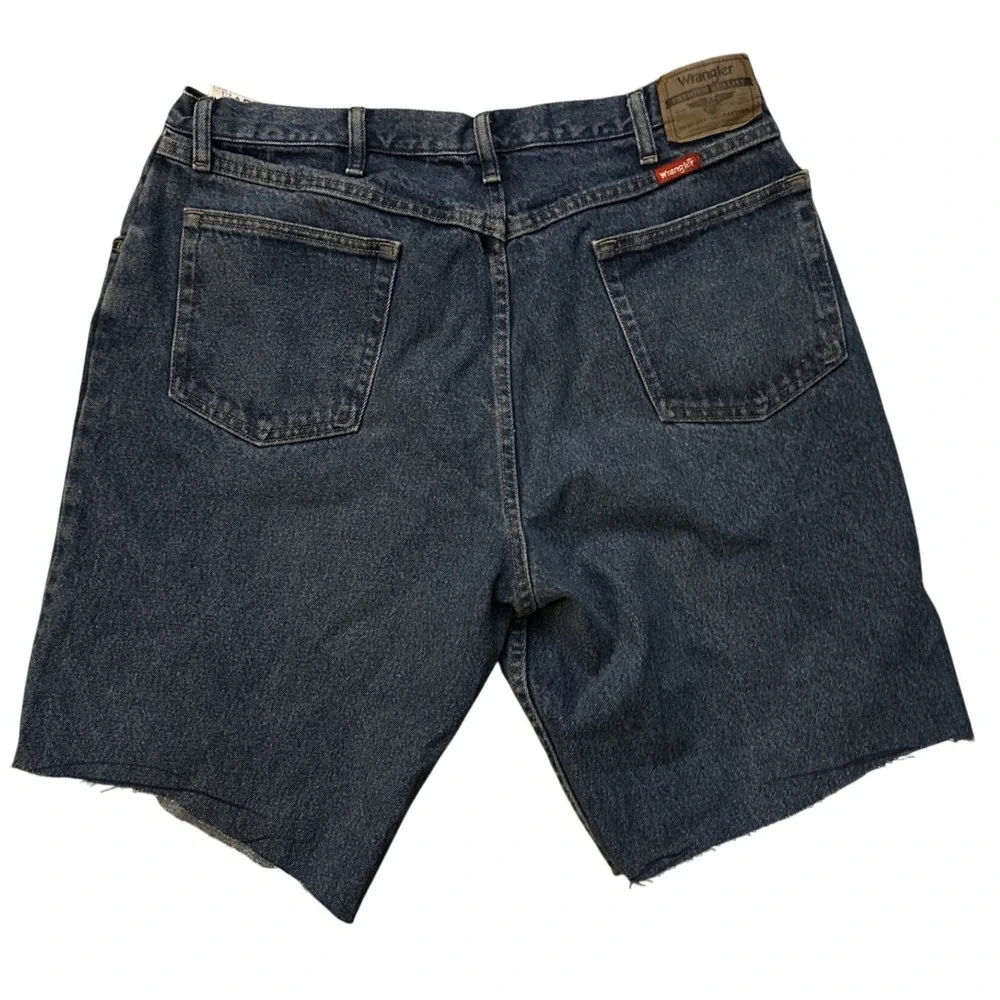 Wrangler Mens Relaxed Fit Cut Off Denim Shorts Blue Dark Wash Size 38 9760WDR